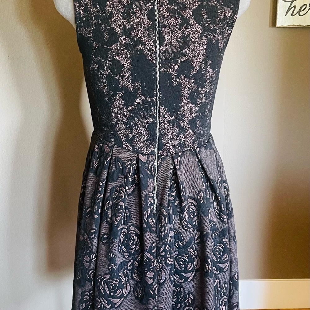 Sleeveless black pink dress roses zip back size S jacquard - Picture 7 of 10